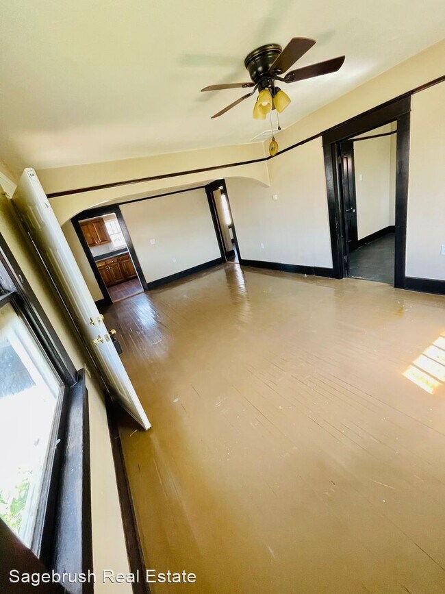 Foto del edificio - 2 br, 1 bath House - 412 W 7TH St.