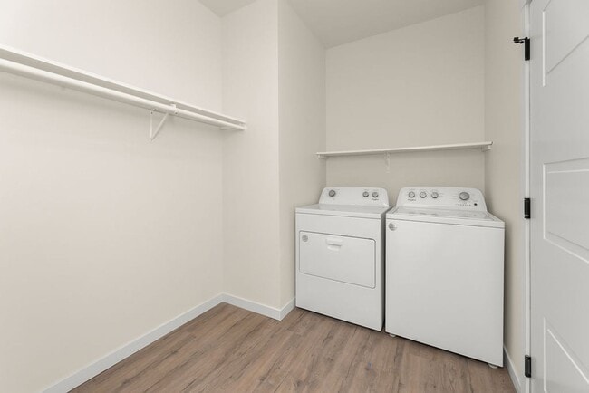 Building Photo - 905 8th Ave SW