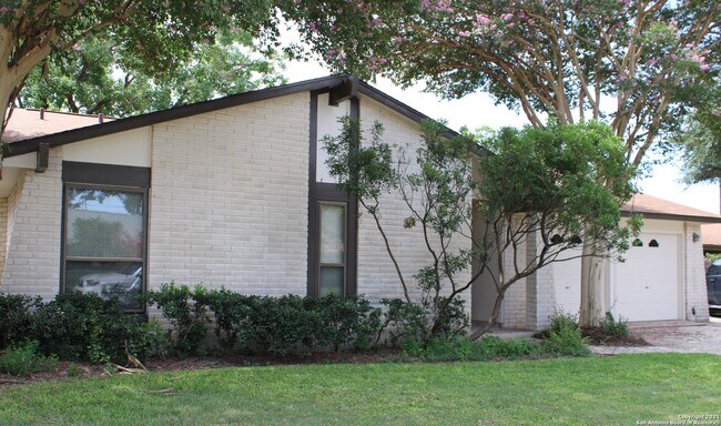 Foto del edificio - 5314 Peppermint Ln