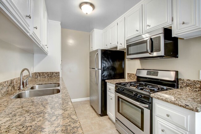 Interior Photo - 1234 Wellesley Ave in West LA - steps to W...