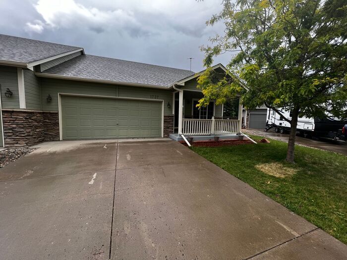 Spacious duplex available near downtown Lo... House for Rent in