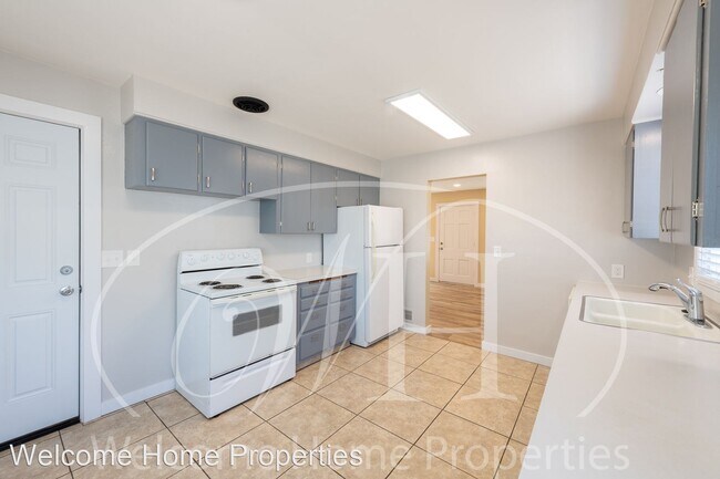 Building Photo - 3 br, 1 bath House - 942 Frazier Dr, Unit A