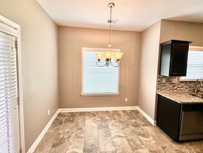 Foto del edificio - CourtlyCircleNorth8564