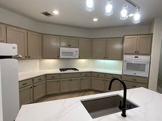Kitchen - 220 Northcross Rd
