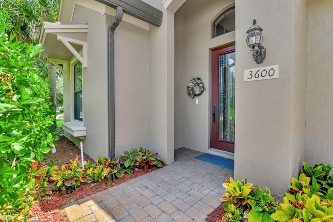 Building Photo - 3600 Siena Cir