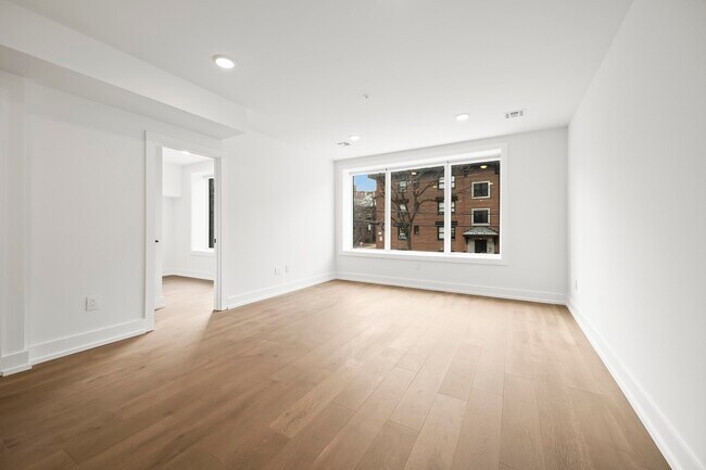 Building Photo - 525 Jackson St