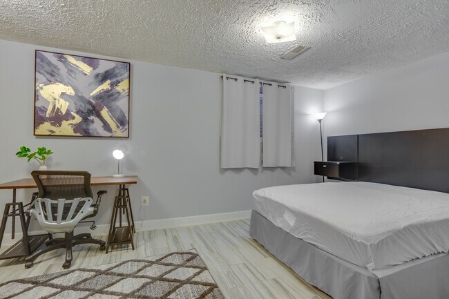 Foto del edificio - 3030 Ellenwood Dr