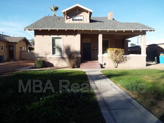 Photo - 828 N 6th Ave House