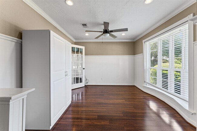 Foto del edificio - 3202 Greenham Ct