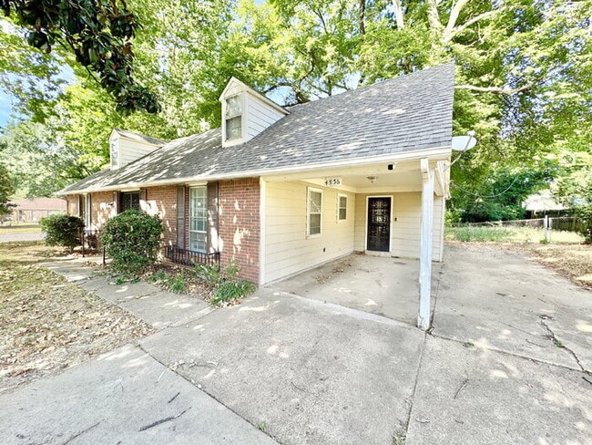 Building Photo - 4936 Leven Rd