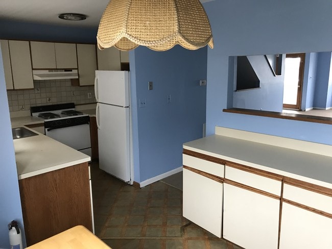Kitchen - 55 Delafield St