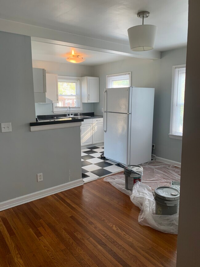 Foto del edificio - 7512 Plainfield Rd