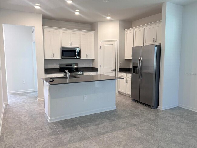 Foto del edificio - 6110 Blissful St