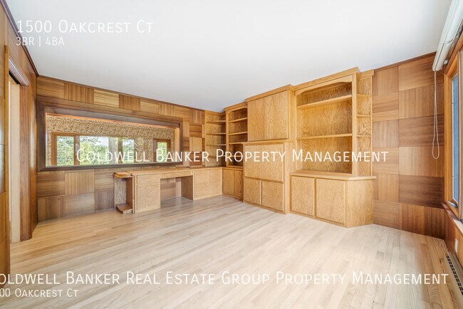 Foto del edificio - 1500 Oakcrest Ct