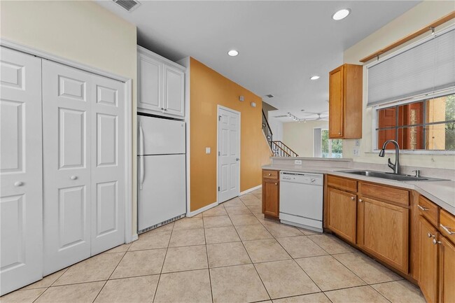 Foto del edificio - 1938 Fiesta Ridge Ct