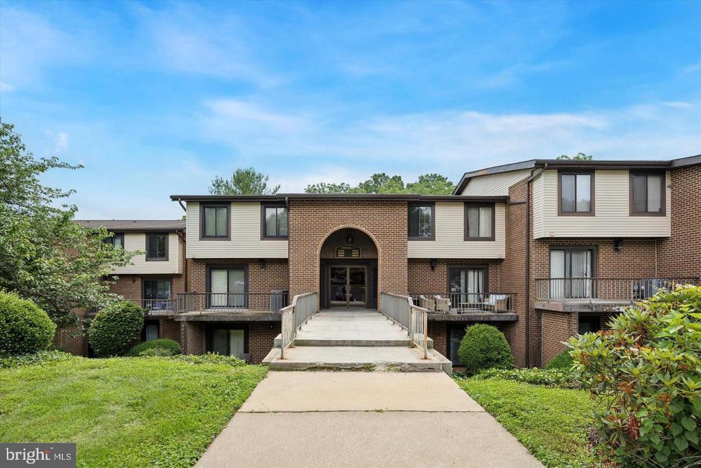 Primary Photo - 4886 W Brigantine Ct