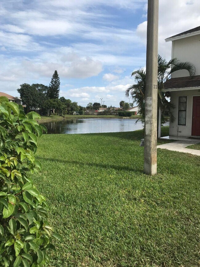 Foto del edificio - 5402 Bayside Dr