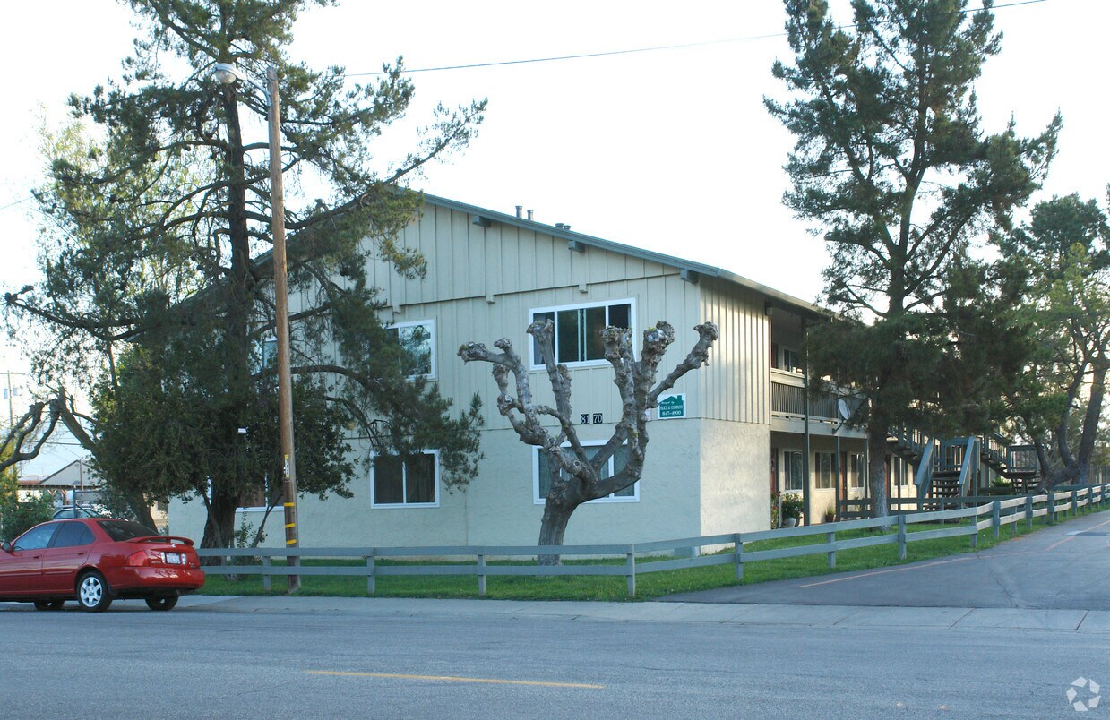 Foto principal - 8150-8170 Church St