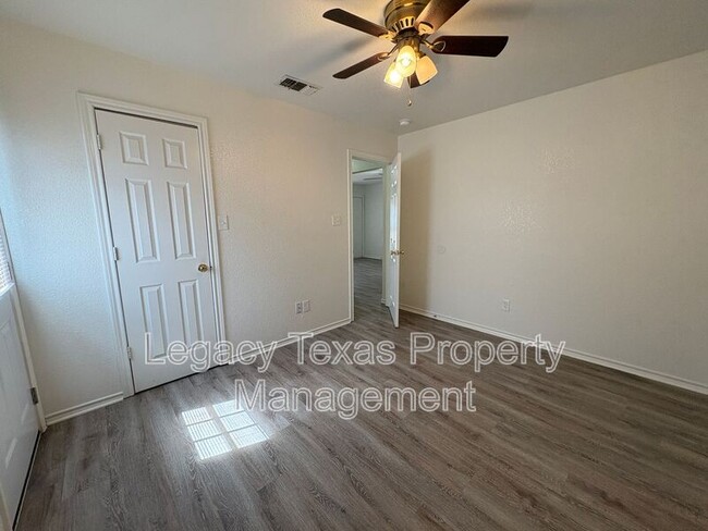 Foto del edificio - 404 N Anglin St