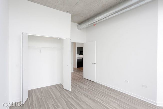 Foto del edificio - 1819 W Division St