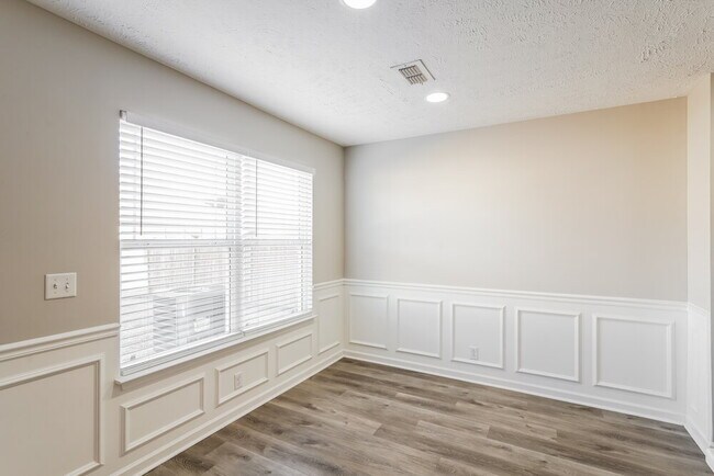 Foto del edificio - 1711 Bellamy Ln