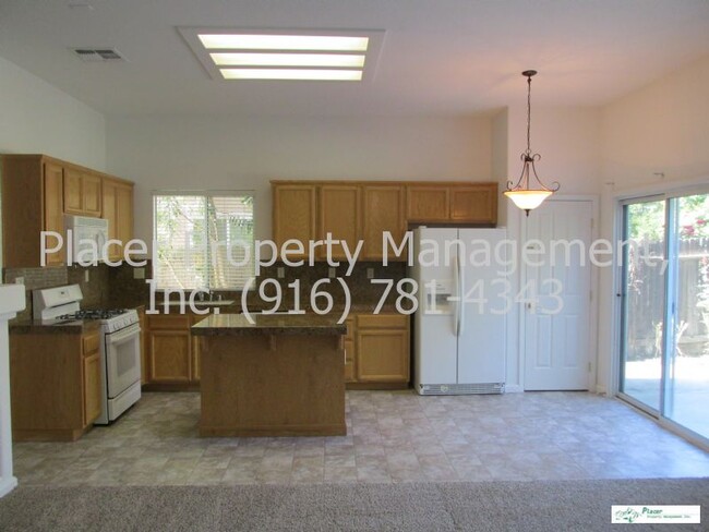 Building Photo - 201 Wildflower Dr