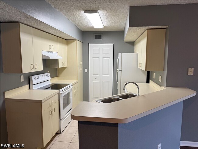 Building Photo - 13615 Eagle Ridge Dr