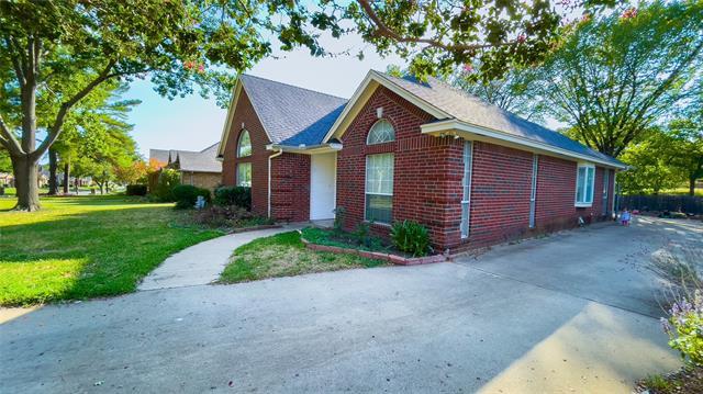 Foto del edificio - 6801 N Oaks Dr