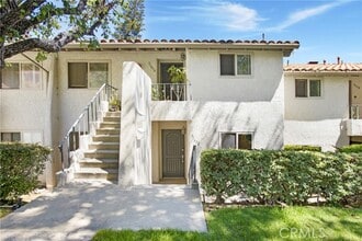 Building Photo - 31612 W Nine Dr
