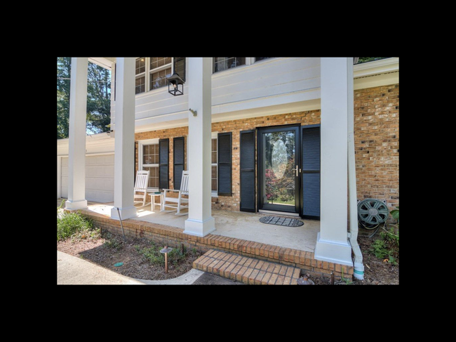 Building Photo - 2325 Overton Rd