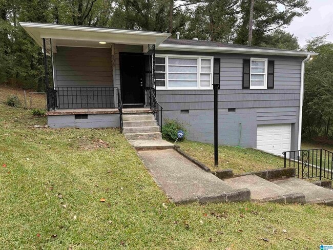 Building Photo - 205 Lake Dr Cir NE