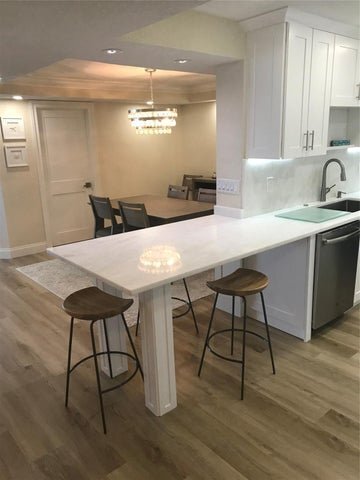 Foto del edificio - 812 Briny Ave