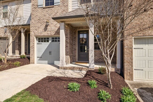 Foto del edificio - 3 BR/2.5 BA Luxury Townhome