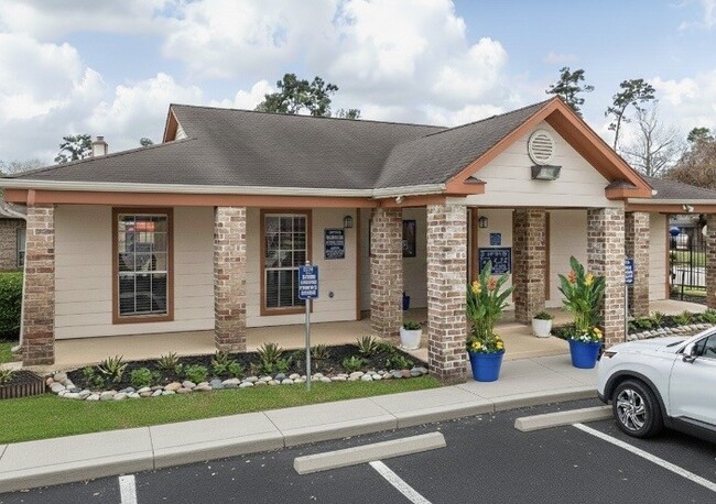 Building Photo - La Caliza