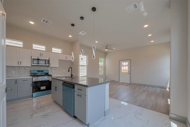 Foto del edificio - 2414 Sam Wilson St