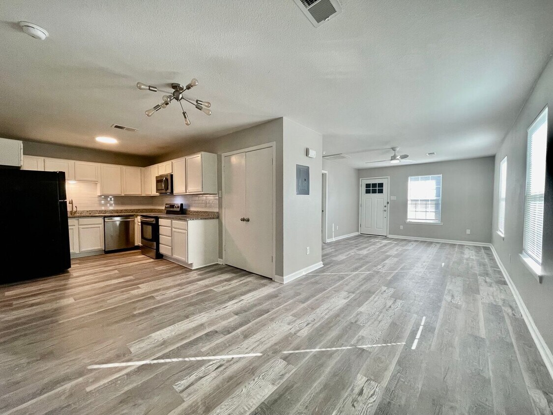 Foto principal - 903-903 Allen St
