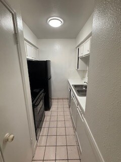 Foto del edificio - 3046 Golfcrest Blvd