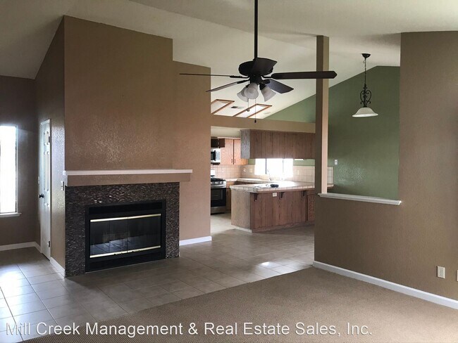 Building Photo - 4 br, 2 bath House - 4948 W. Chestnut Ave