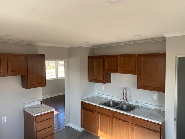 Building Photo - 2309 Union Ave