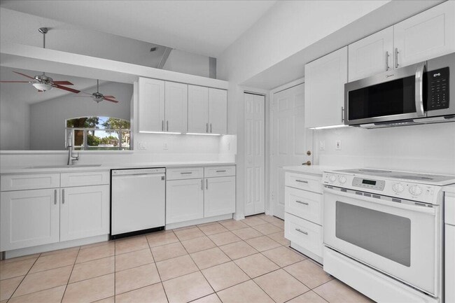 Building Photo - 5143 Elpine Way