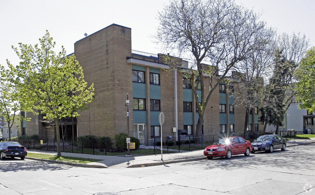 2125 Kilbourn Ave, Milwaukee, WI 53233 Apartments Milwaukee, WI