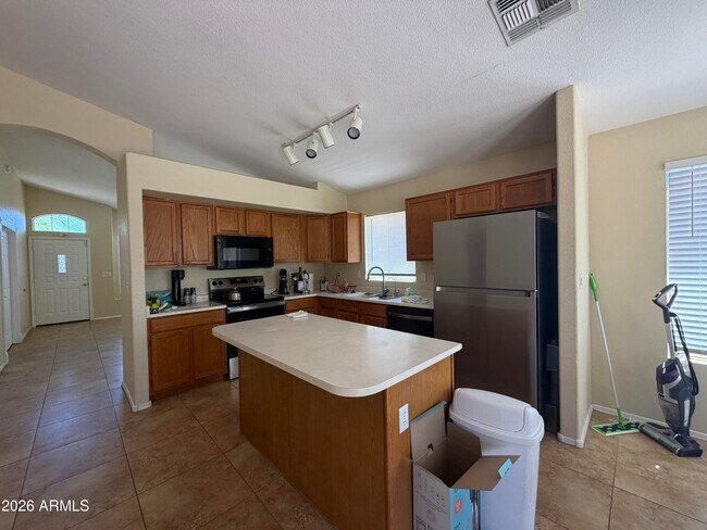 Building Photo - 1289 W Maria Ln