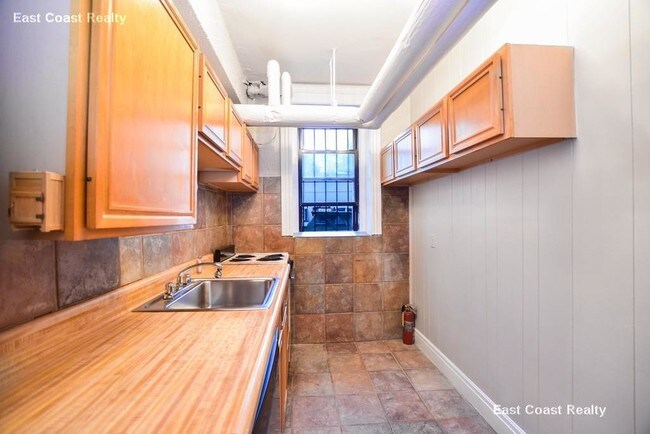 Foto del edificio - 370 Chestnut Hill Ave