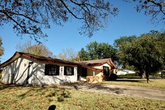 Building Photo - 3401 Princeton Dr