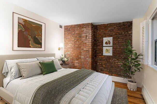 Foto del edificio - 290 W 12th St