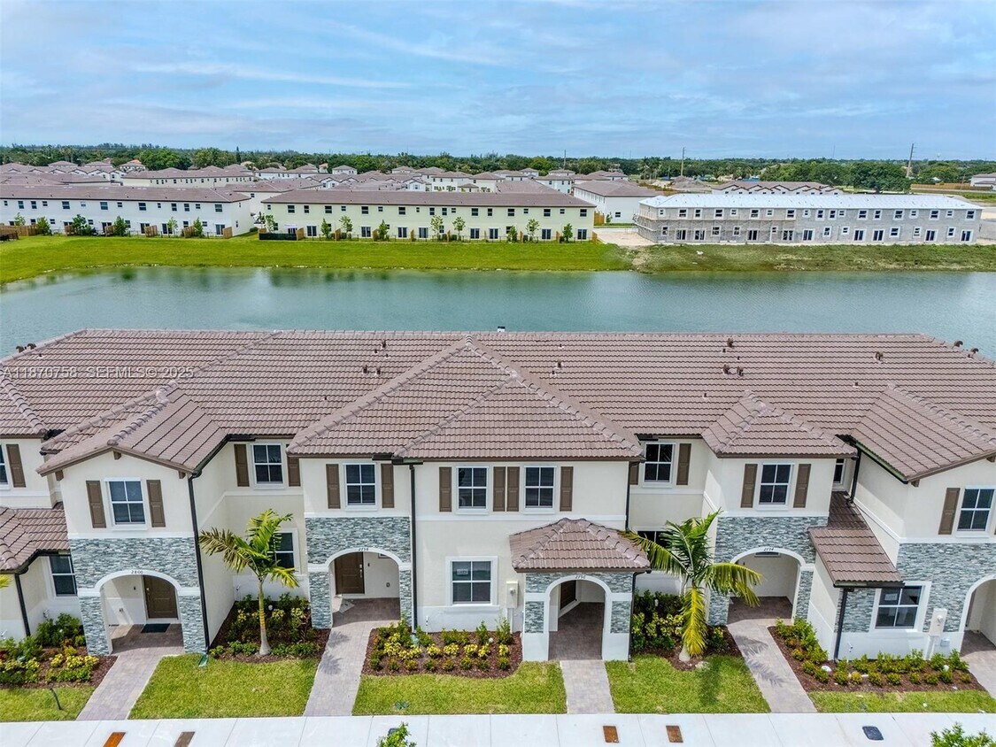 Foto principal - 2796 SE 26th Ave