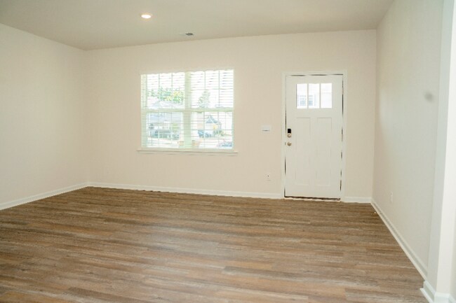 Building Photo - 217 Giant Oak Ave