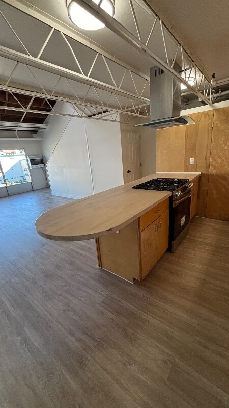 Foto del edificio - 6025 Christie Ave