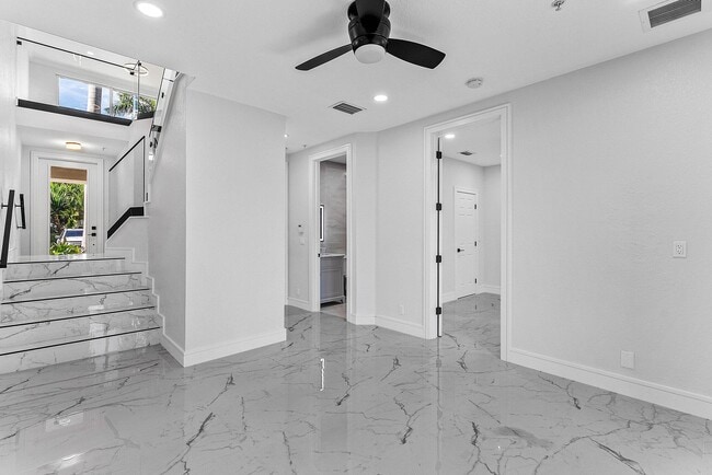 Building Photo - 3006 Waterside Cir