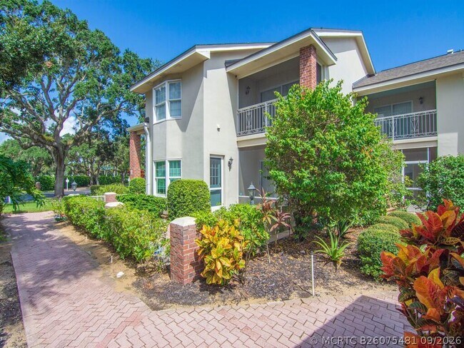 Building Photo - 101 E Park Shores Cir